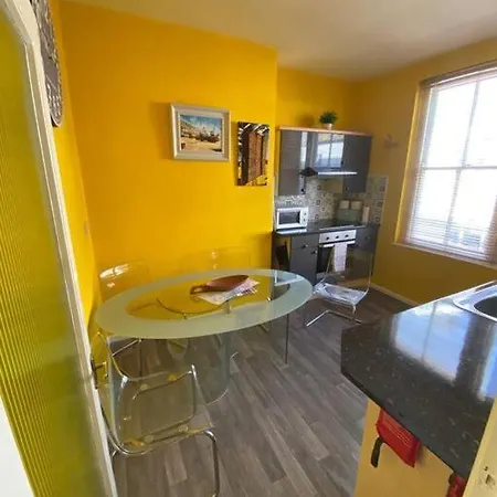 Apartment In Old Town Near The Beach Hastings Exterior photo