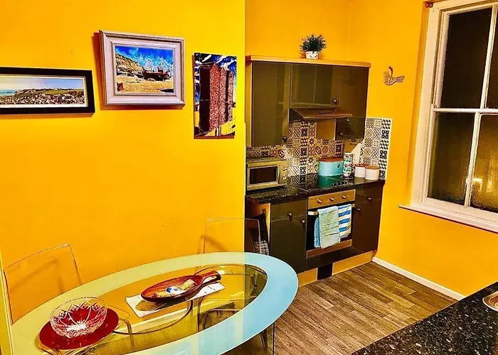 Apartment In Old Town Near The Beach